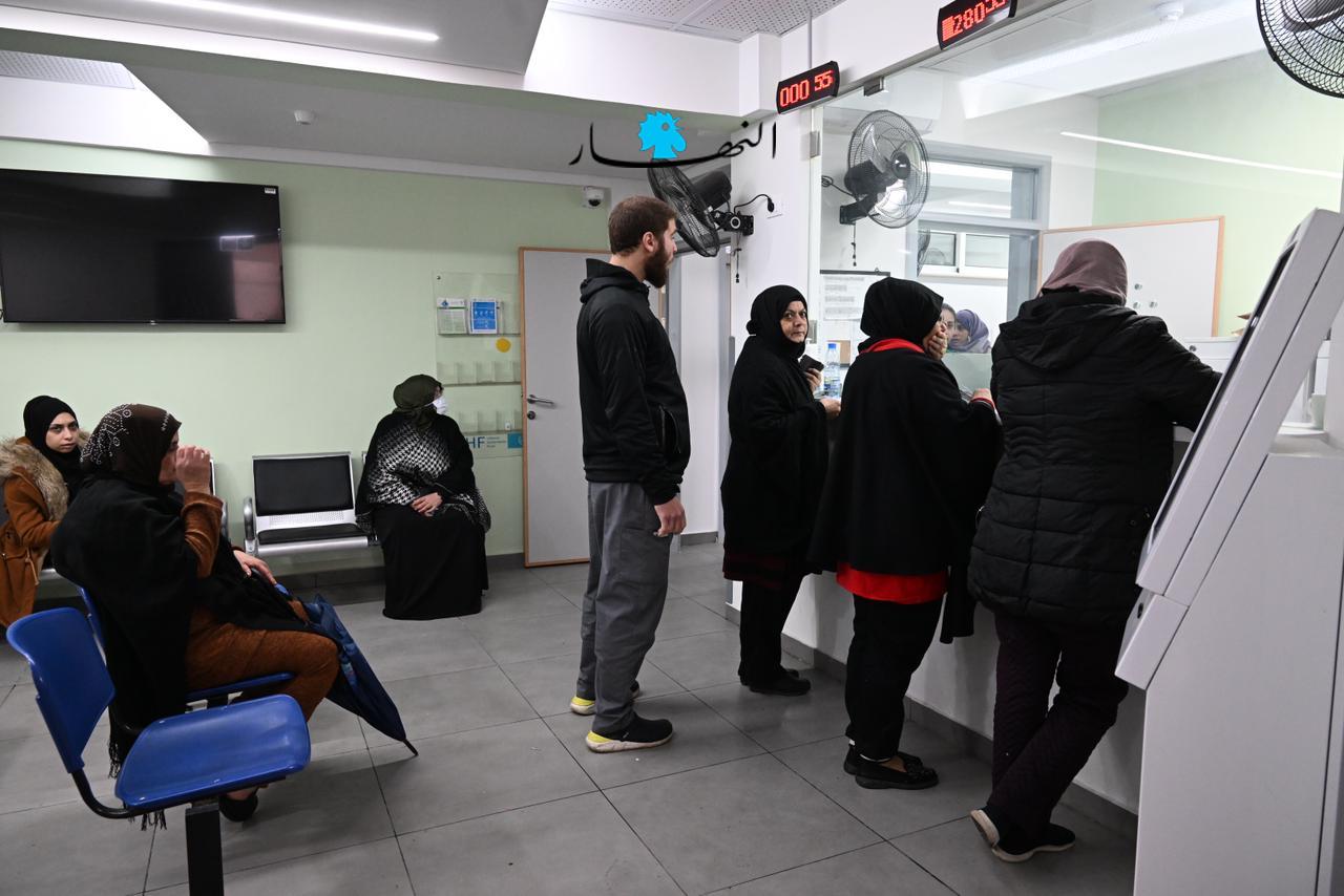 بالصور- اعتصام أمام مبنى الأونروا في برج البراجنة